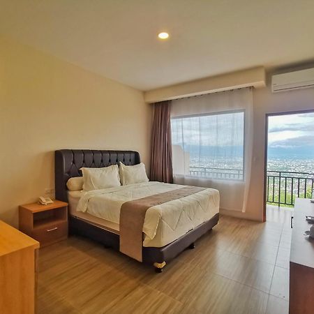 Bukit Indah Doda Hotel & Resorts Palu Luaran gambar