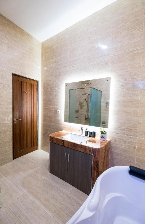 Bukit Indah Doda Hotel & Resorts Palu Luaran gambar