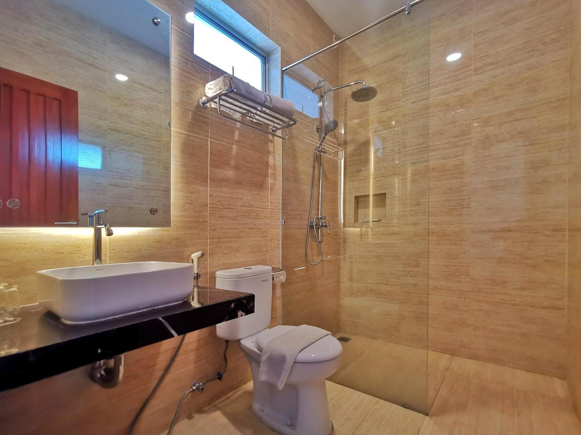 Bukit Indah Doda Hotel & Resorts Palu Luaran gambar
