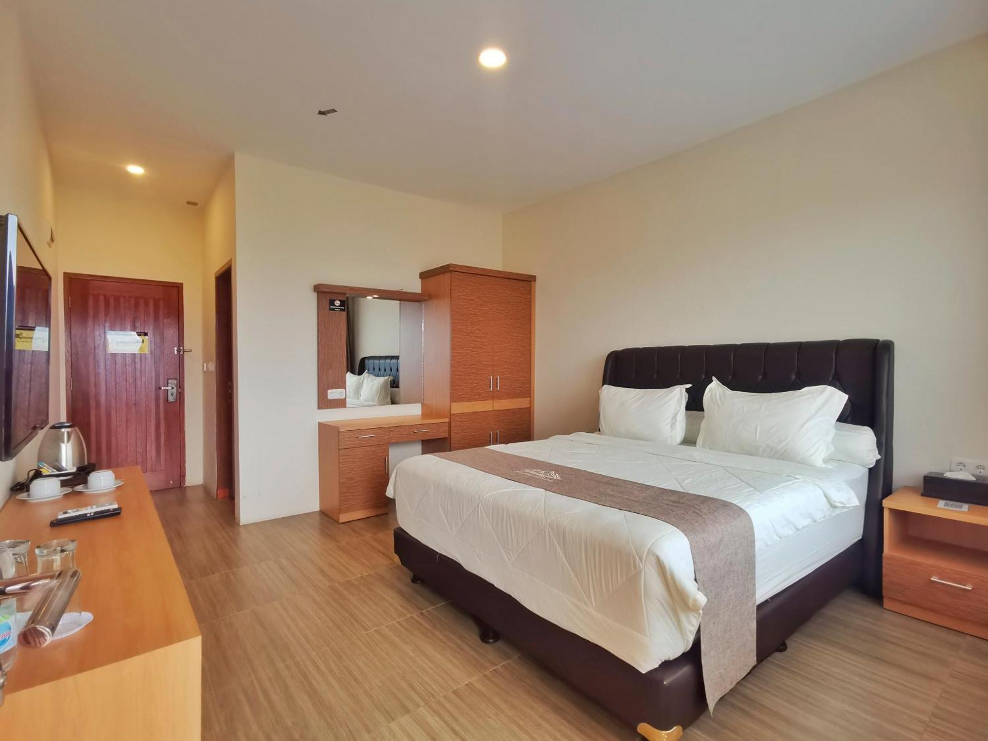 Bukit Indah Doda Hotel & Resorts Palu Luaran gambar